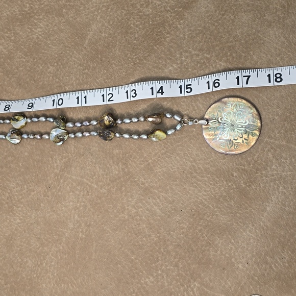 ONE OF A KIND PEARL NECKLACE - Picture 5 of 8